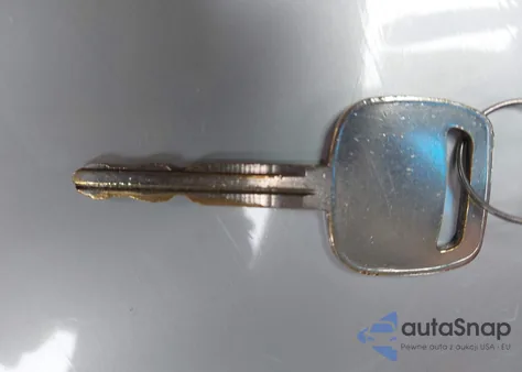 2001 Toyota Camry Le z USA, uszkodzony, nr VIN 4T1BG22K01U109580